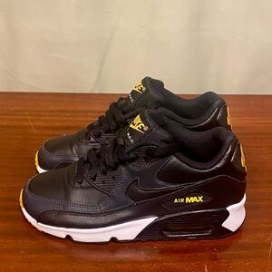 Nike Air Max 90 LTR  Boys Black Amarillo size 4Y